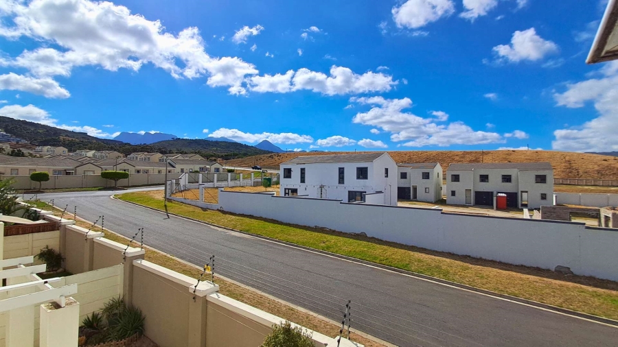 To Let 2 Bedroom Property for Rent in Somerset West Western Cape